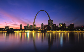 City skyline arch water reflection - arlington nelson lindenmuth free wallpaper