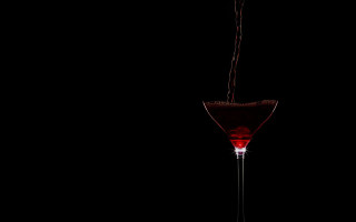 Wineglass redliquid table darkbackground artphoto - a wine glass free wallpaper