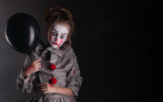 Clown balloon creepy face blood - a creepy face free wallpaper