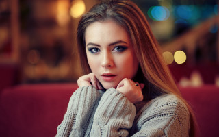 Eszter mattioni portrait longhair restaurant - a restaurant free wallpaper for desktop