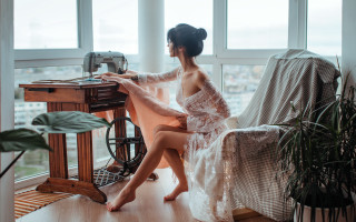 Woman dress sewingmachine plant arts - a plant in the corner free wallpaper