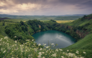 Lake green hills flower cloudy - a cloudy day free wallpaper