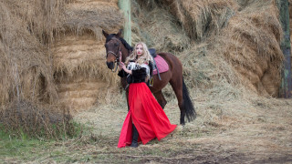 Woman red dress horse hay - free valentines wallpaper