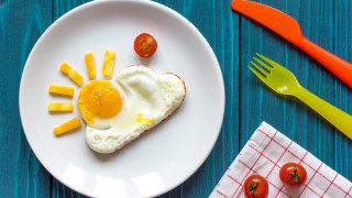 Heart egg cheese tomato fork - a plate free wallpaper