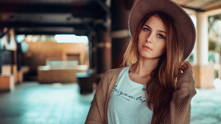 Eszter mattioni portrait hat white - eszter mattioni free wallpaper