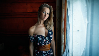 Woman dress window serious blue - natural free wallpaper for desktop