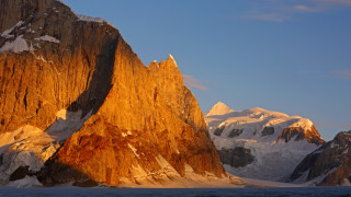 Mountain snow blue sky clouds 2 - dramatic free wallpaper