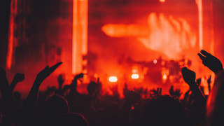 Concert crowd lights stage autumn - a concert free wallpaper for desktop