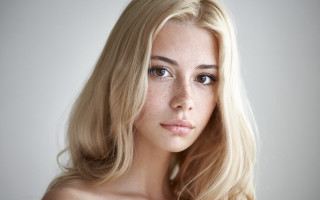 Eszter blonde freckled serious painting - long blonde hair free wallpaper