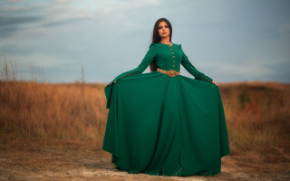 Woman green dress field fashion - a field of grass free wallpaper for desktop