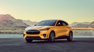 Yellow car desert mountains sunset - a yellow car free wallpaper