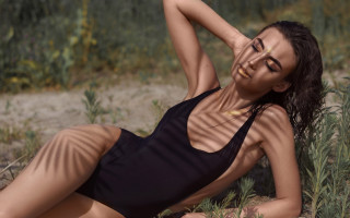 Elina karimova black swimsuit laying - a black swimsuit free wallpaper