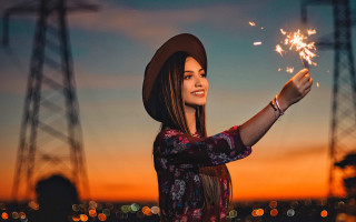 Cowgirl sunset sparkler fire flower - a sparkler free wallpaper