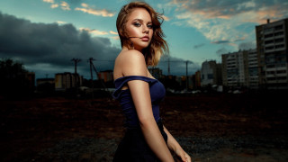 Woman blue dress city dusk - dusk free wallpaper
