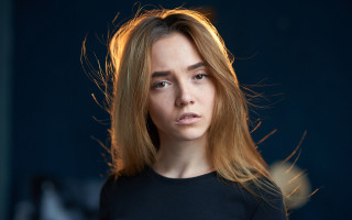 Elina karimova serious blonde brown - her face and shoulders free wallpaper