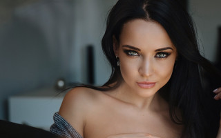 Woman long black hair green 2 - piercing eye free wallpaper