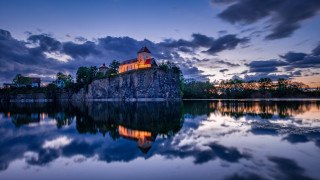 Castle rock lake sunset clouds - a castle free wallpaper