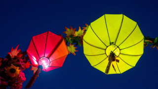 Colorful umbrellas night vibrant cloisonnism - vibrant colour free wallpaper