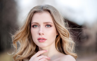 Blonde woman blue eyes portrait 3 - american barbizon school free wallpaper for desktop