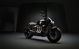 Motorcycle dark room black wall - a black wall free wallpaper for desktop