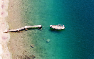 Boat docked pier tiltshift aerial - aerial free wallpaper