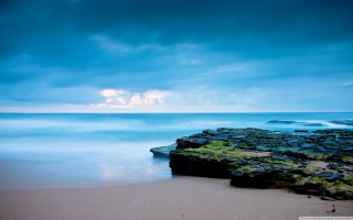 Rocky beach body of water 2 - rich moody colour free wallpaper