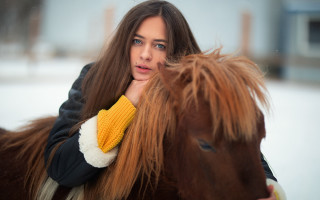 Woman horse snow winter yellow - anka zhuravleva free wallpaper