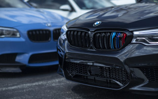 Bmw parking lot 3d render - detailed face free wallpaper