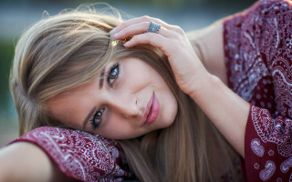 Woman longhair ring pose floral - her finger free wallpaper