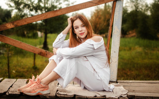 Woman bridge white dress pink - pink shoe free wallpaper
