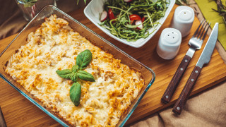 Casserole green garnish salad bowl - top of it free wallpaper for desktop