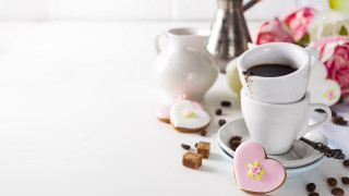 Coffee cookies vase flowers product - product photography free wallpaper