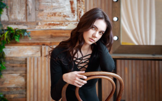 Woman black dress chair ring - a wooden chair free wallpaper