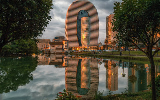 Curved building reflection abstract architecture - cao zhibai free wallpaper