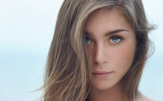 Woman longhair blueeyes photorealistic portrait - realistic shaded perfect face free wallpaper