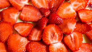 Strawberries plate knife fork aya - a plate free wallpaper