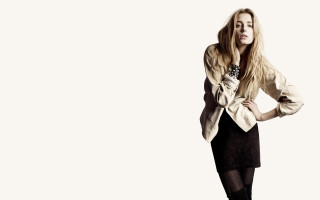 Woman black dress white jacket - a white jacket free wallpaper