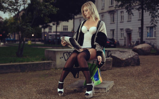 Woman white top black stockings - a white top free wallpaper for desktop