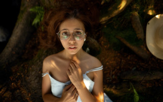 Woman glasses white dress forest - glass free wallpaper for desktop