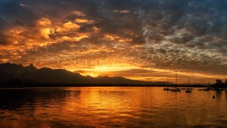 Sunset lake mountains clouds boats - the water and mountains free wallpaper