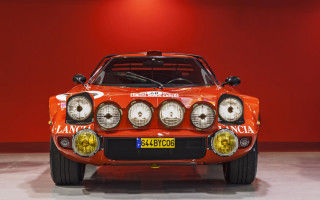 Red car number plate headlights - bumper free wallpaper