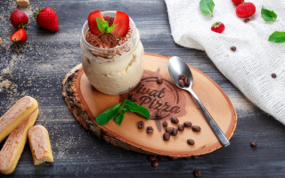 Dessert jar strawberries chocolate chips - a wooden board free wallpaper