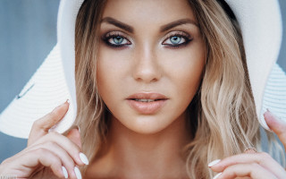 Woman hat white dress blue - her body free wallpaper