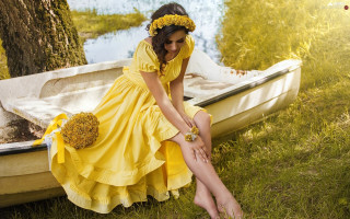 Woman yellow dress boat grass - a wreath free wallpaper