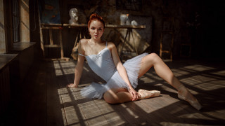 Woman white dress ballet studio - the floor in a room free wallpaper for desktop