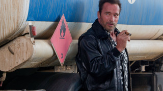 Man pipe smoking lesnabis matte - his hand and a sign free wallpaper