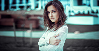 Elina karimova portrait blurry bokeh - a clock tower in the background free wallpaper