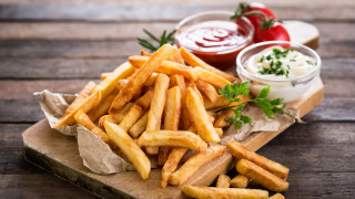 Wooden tray french fries dips - a napkin free wallpaper