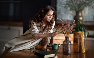 Young girl book vase flowers - a young girl free wallpaper for desktop