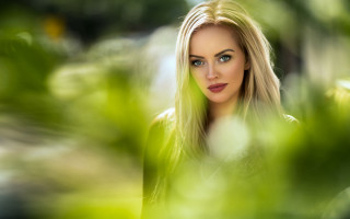 Blonde woman serious portrait outdoor - long blonde hair free wallpaper